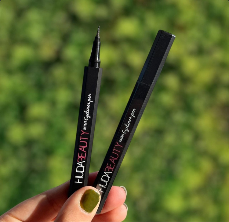 خط چشم ماژیکی 6ضلعی مشکی هدی بیوتی Huda Beauty