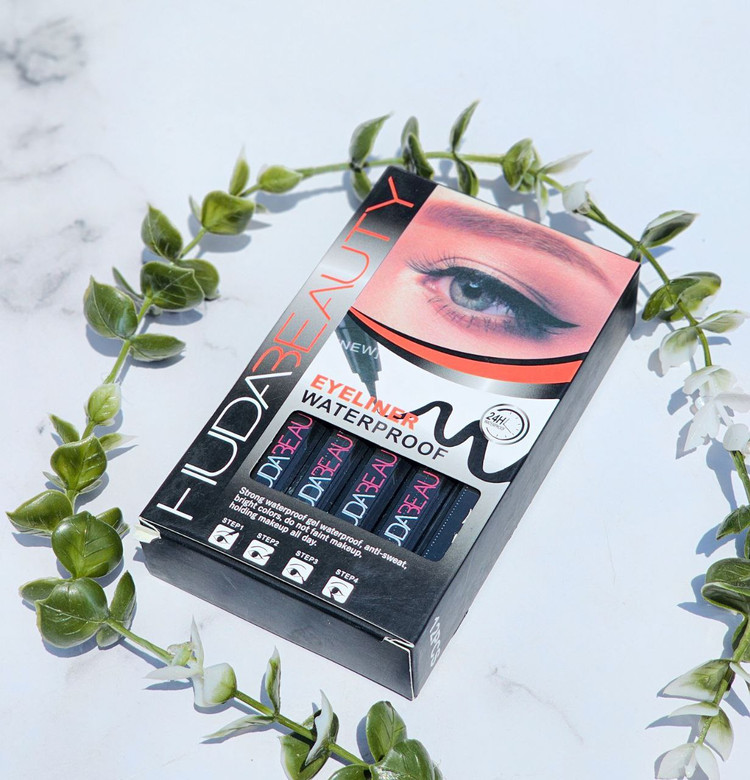 خط چشم ماژیکی 6ضلعی مشکی هدی بیوتی Huda Beauty