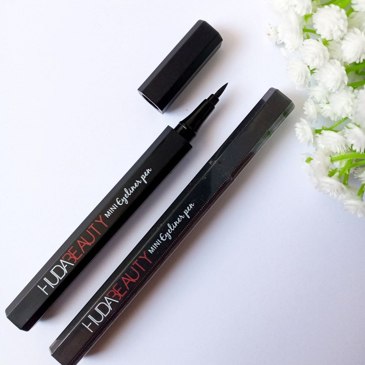 خط چشم ماژیکی 6ضلعی مشکی هدی بیوتی Huda Beauty